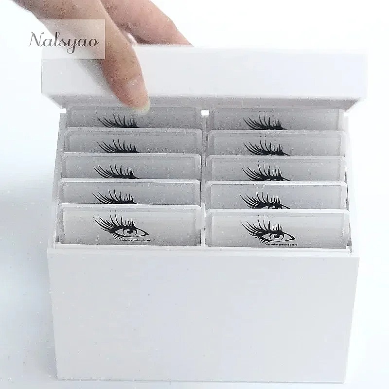 Scatola Porta Ciglia Finte in  - Lash Tile Palette recensione e prezzo